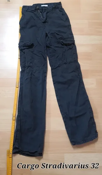 Cargo noir stradivarius