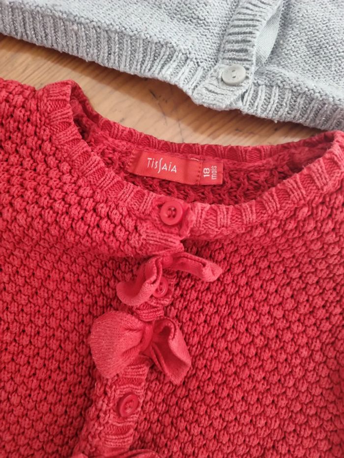 2 gilets filles 18 mois - photo numéro 5
