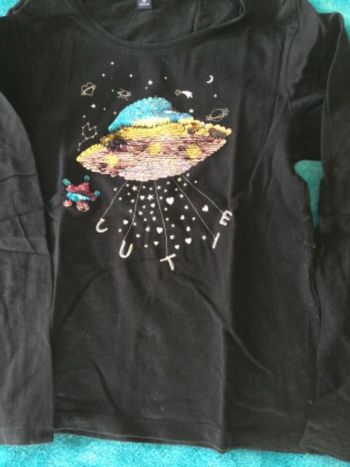 tee shirt decor paillettes kiabi 8 ans tbe