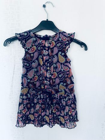 Robe élégante fillette taille 5 ans comme neuve