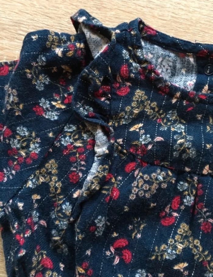 • Combinaison fleurie ~ 6 mois • - photo numéro 2