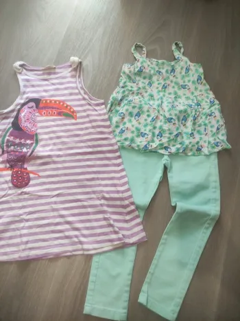 Lot vêtements été ensemble toucan en très bon état taille 4 ans