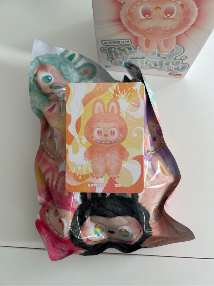 Labubu Big into energy Happiness Popmart neuf