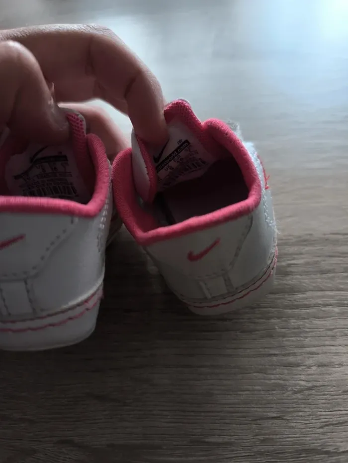 Baskets scratch Nike bébé taille 16 - photo numéro 8
