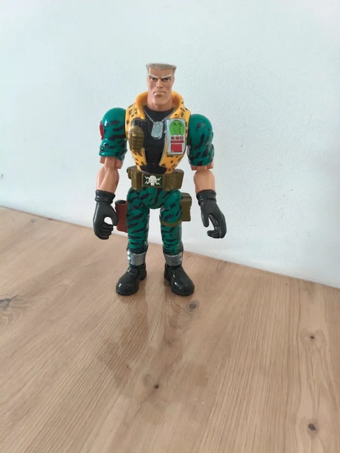 Jouet chip Hazard small soldier vintage
