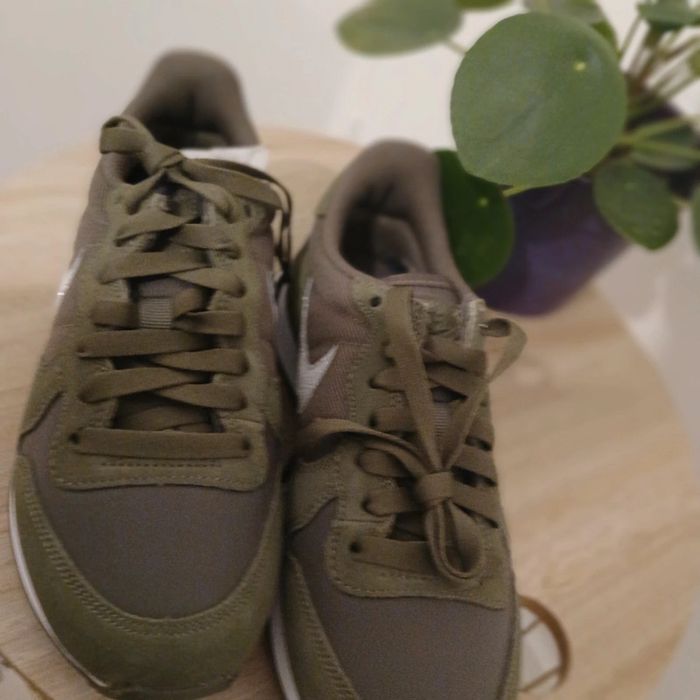 Baskets Nike Internationalist kaki taille 37.5 - photo numéro 3