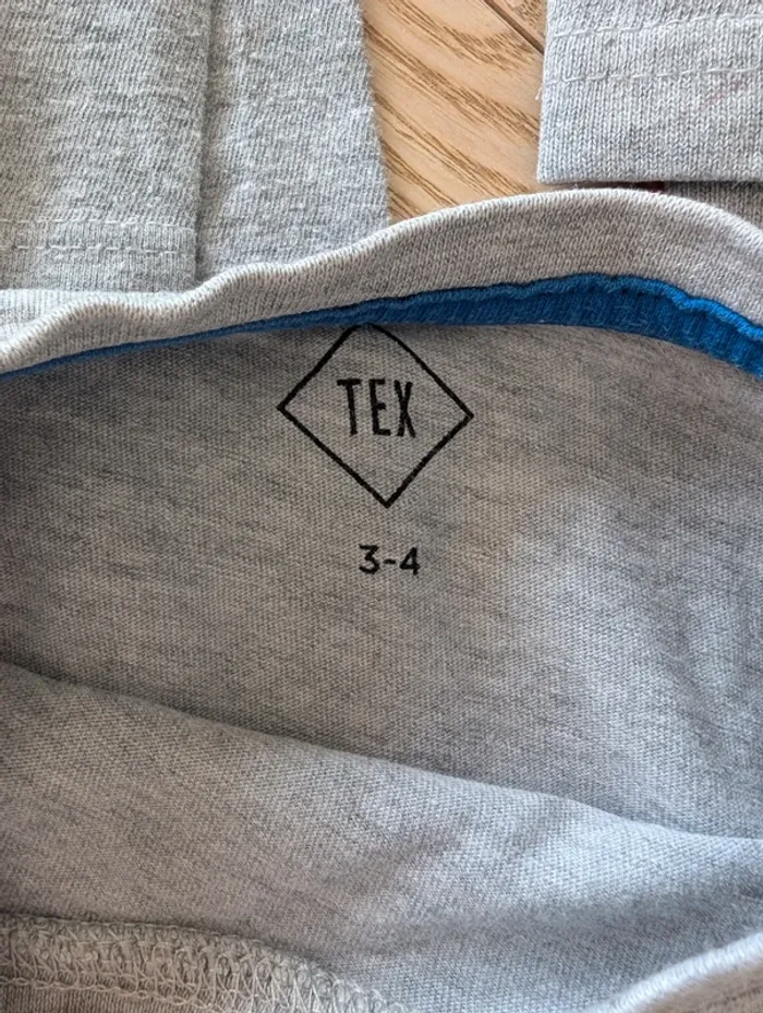 Lot de 3 tee shirt à manches longues en taille 3 ans - photo numéro 3