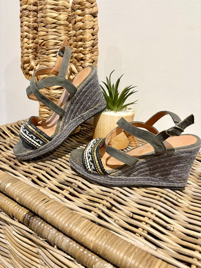 Sandales plate-forme pointure 38 - photo numéro 4