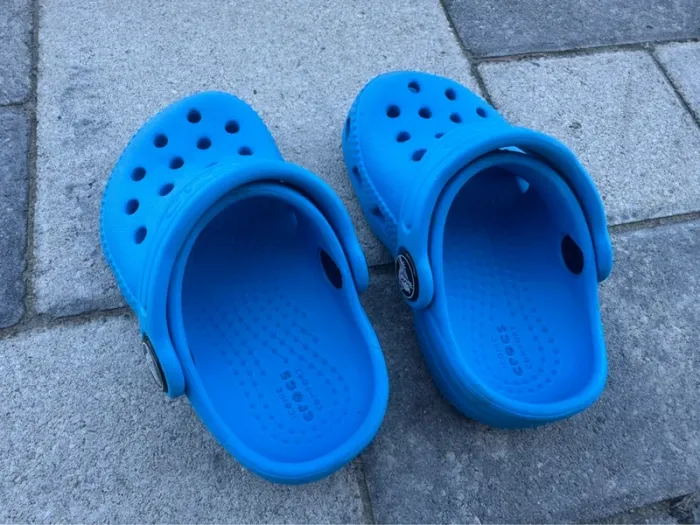 Crocs pointure 19/20 - photo numéro 2