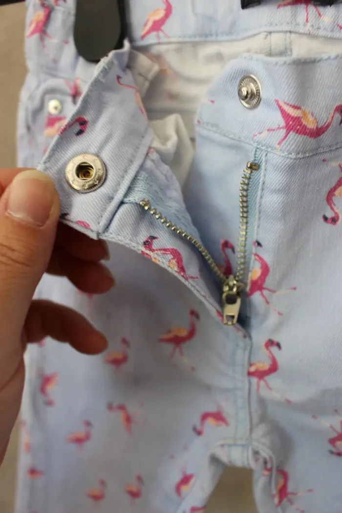 👖 Pantalon bleu clair, avec motif flamant rose 📌 - photo numéro 3