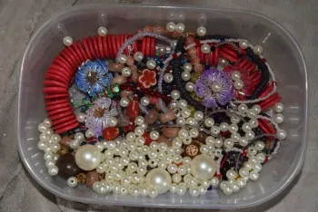 Lot de perles en vrac et autre
