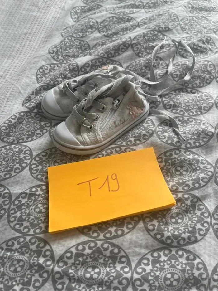 Chaussure lulu castagnette taille 19