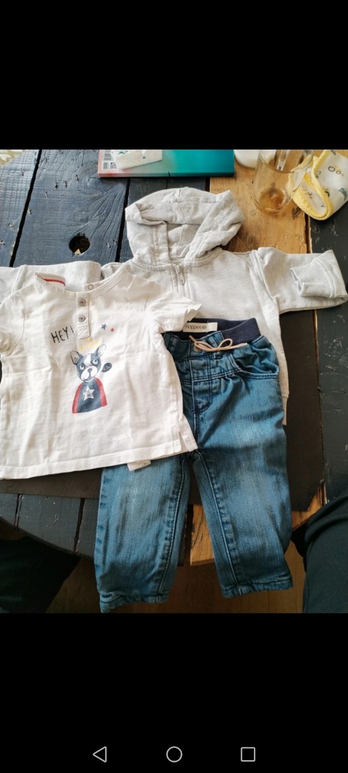 Ensemble tee shirt pantalon gilet