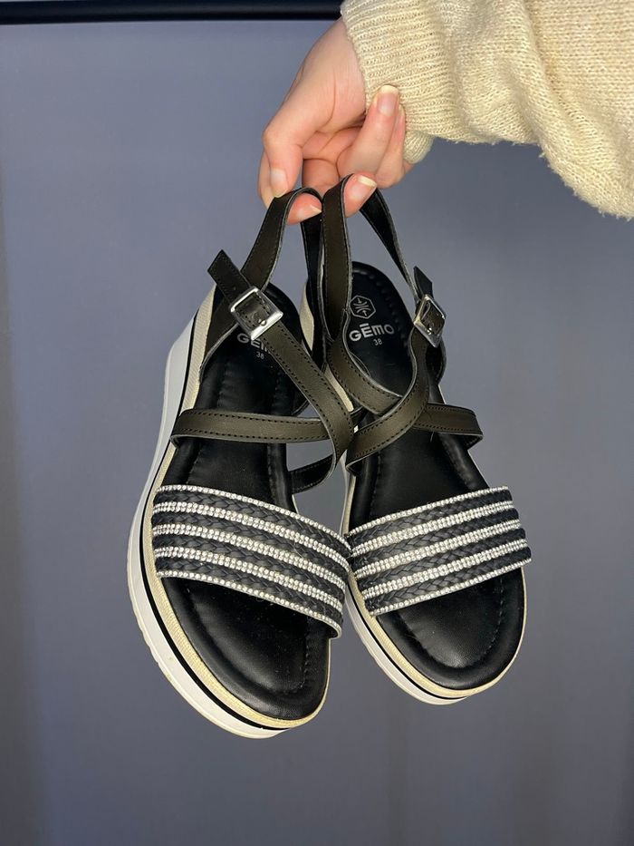 Sandales compensées la halle