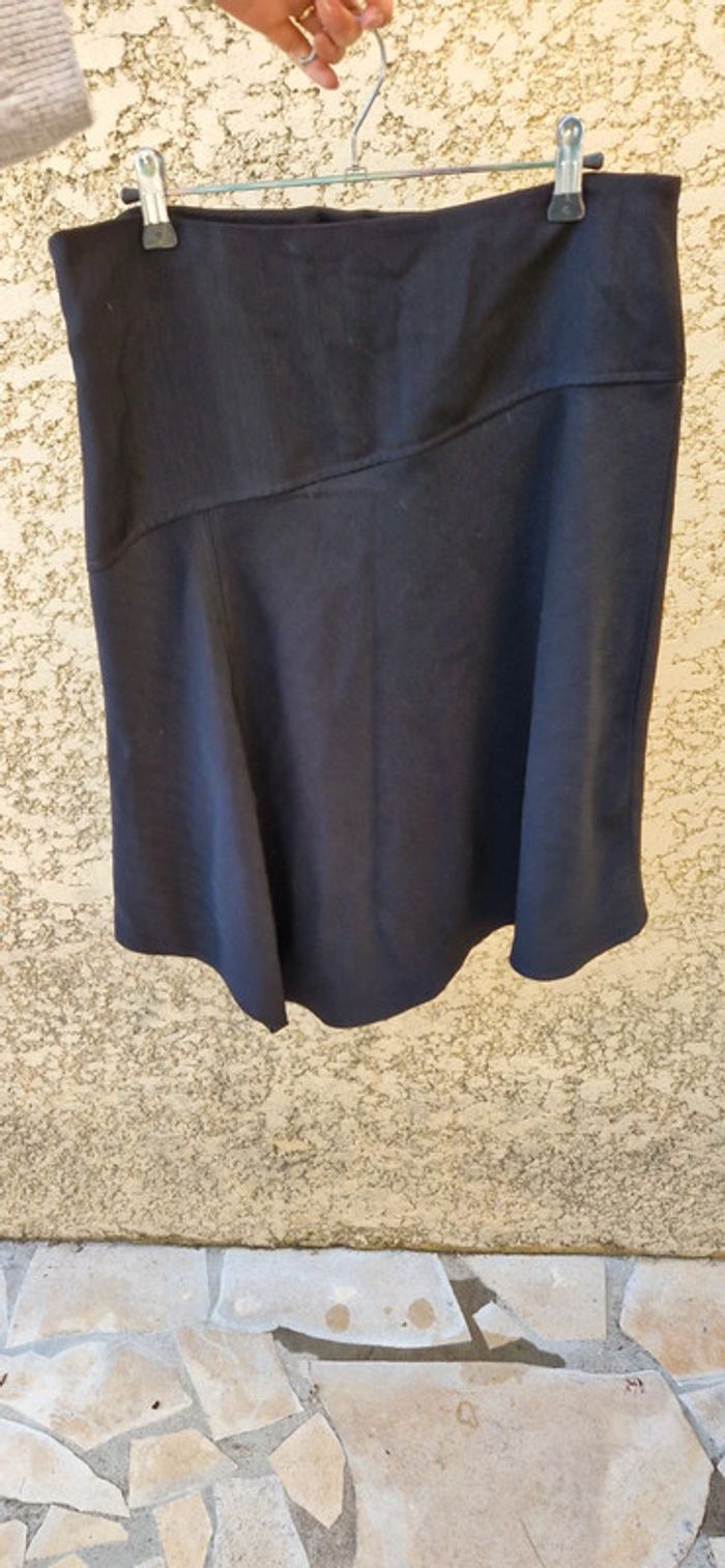 Jupe noire - photo numéro 2