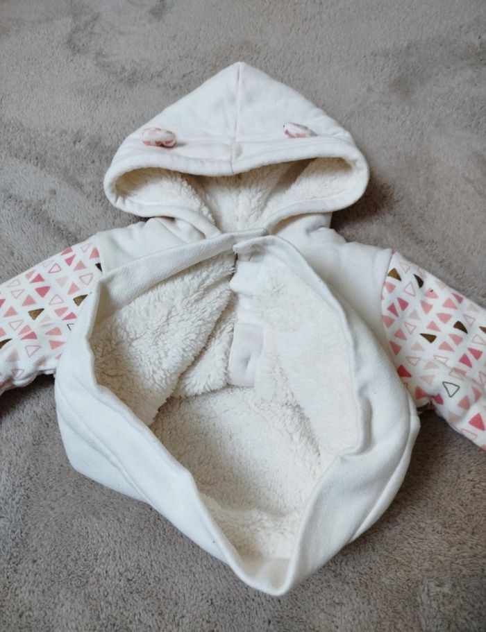 Manteau / gilet doublé fourrure 6 mois - photo numéro 2