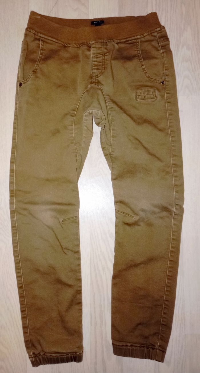 Pantalon kaki Kiabi 
T. 9 ans