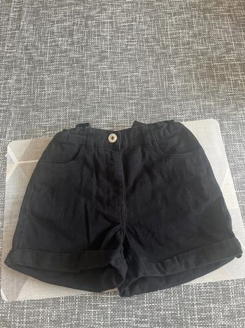 Short fille