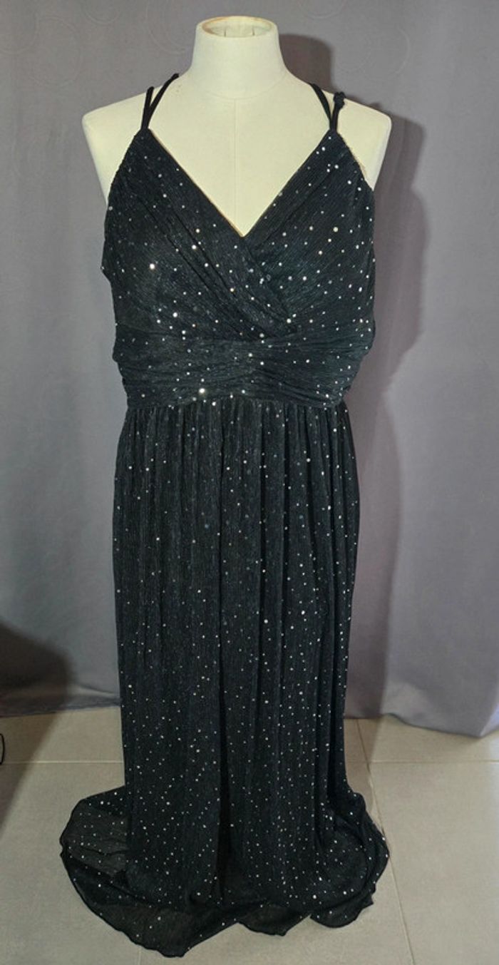 Robe de soirée en tulle à fines bretelles