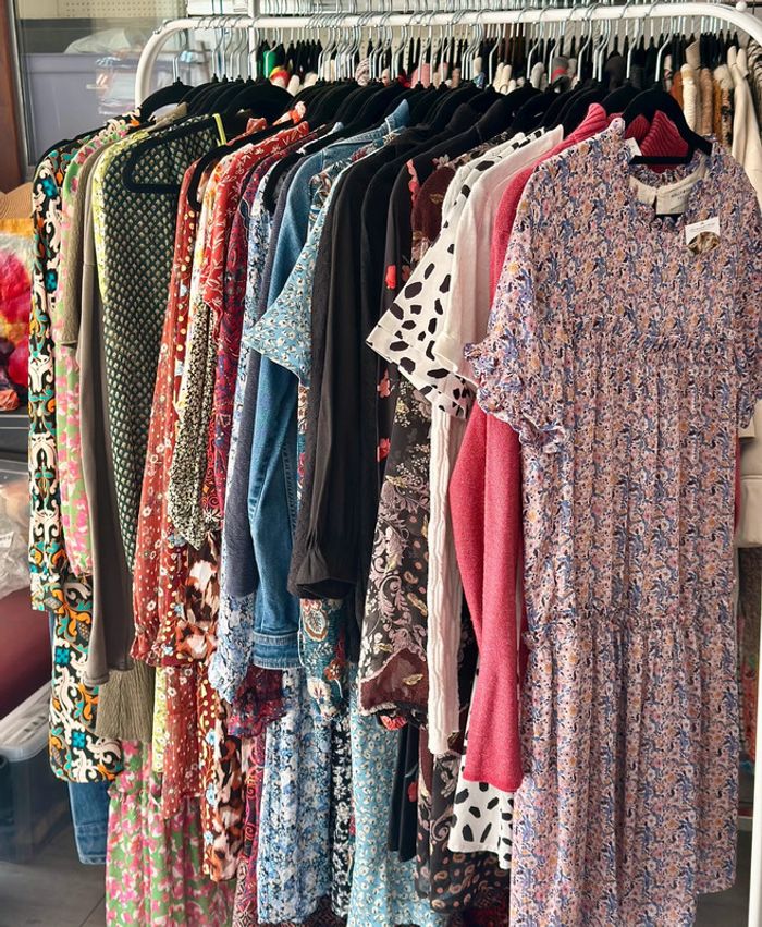 Lot de 35 vêtements femme (tailles 34 à 40) Déstockage