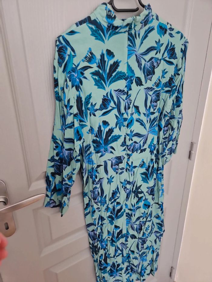 Robe mi-longue bleu menthe fleuri taille 38 très bon état H&M - photo numéro 6