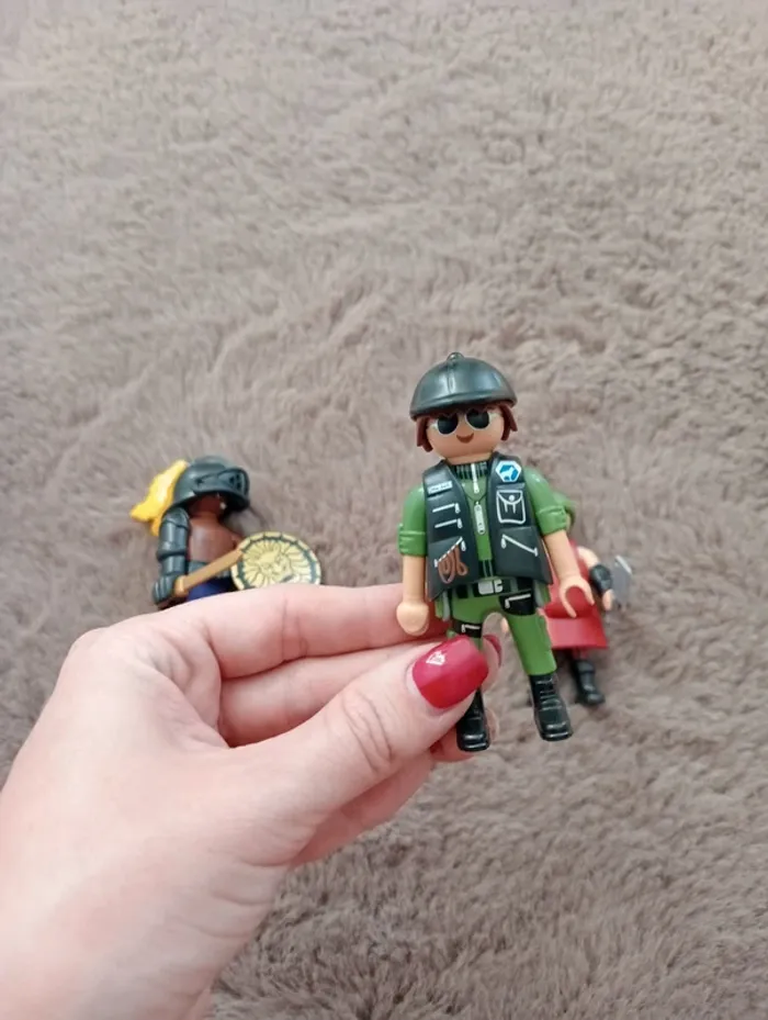Lot de 3 figurines playmobil - photo numéro 3