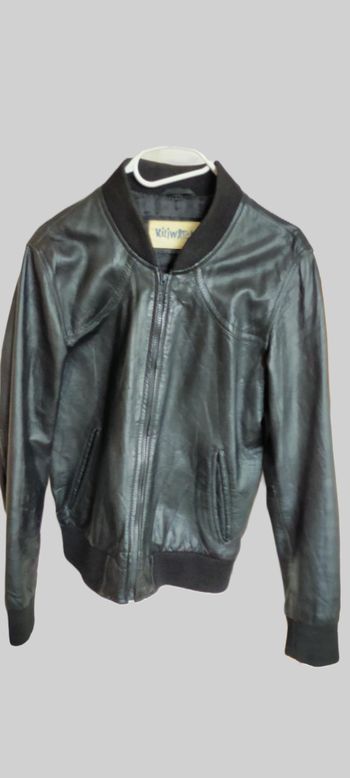 Blouson en cuir noir Kiliwatch, S  État : très bon, porté régulièrement  Cuir souple, fermeture écla
