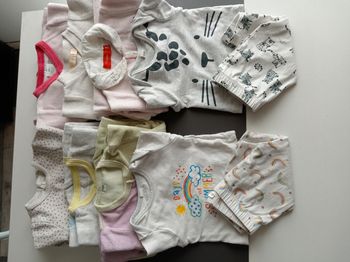 Lot vêtements bébé fille