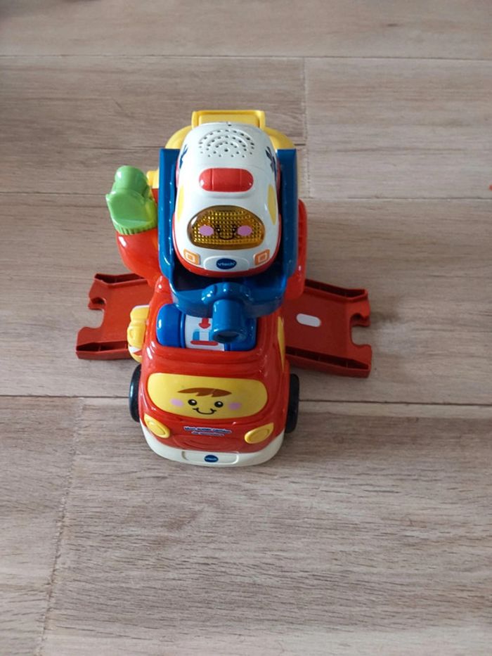 Camion tut tut ambulance