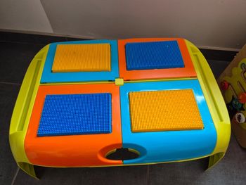 Table de jeux de construction à picots