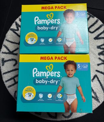 Couches Pampers taille 5  (T5), Lot de 2 cartons neufs 🏷️