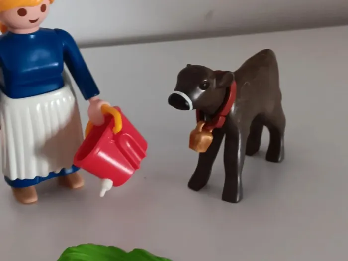 Fermière avec veaux playmobil - photo numéro 3