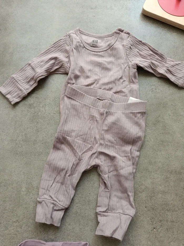 Ensemble H&M rose violet lilas 56cm