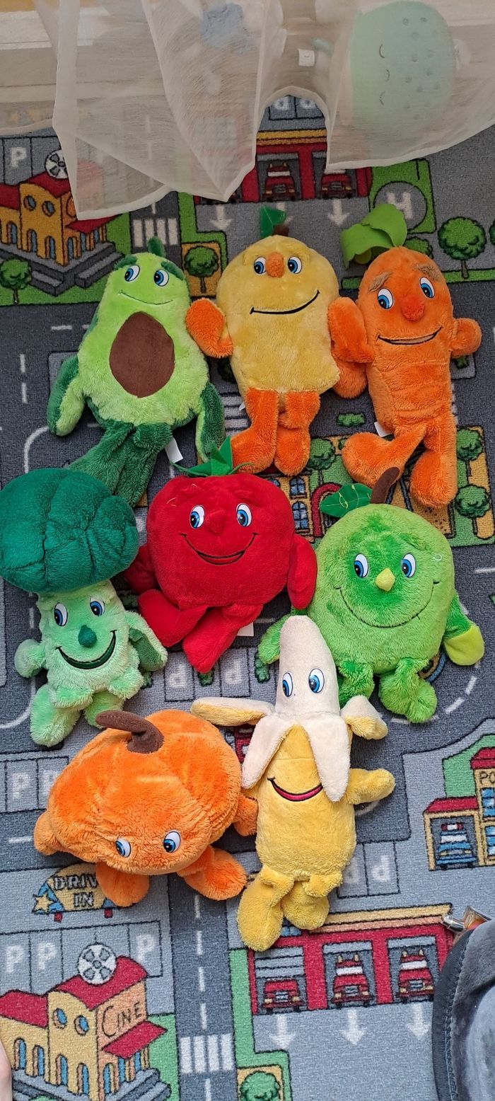 Lot peluches fruits et légumes - photo numéro 2
