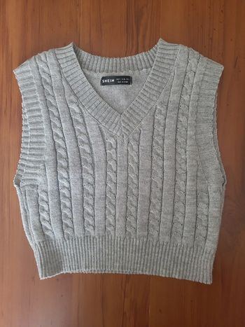Pull sans manches court