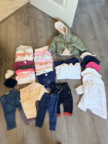 Lot 30 pièces vêtements filles 6 mois 