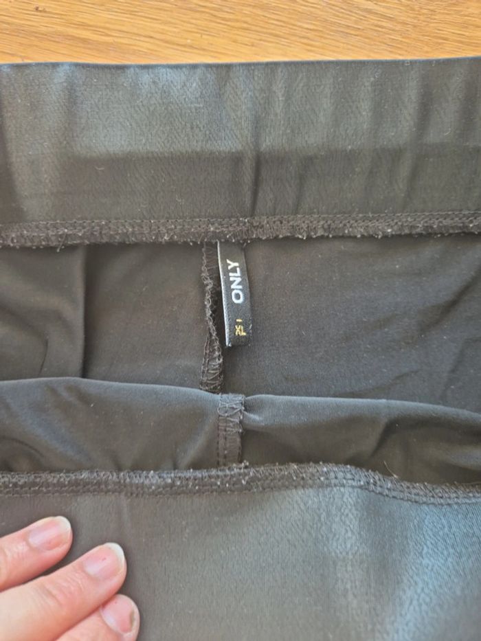 Legging effet cuir léger Only taille XL - photo numéro 4