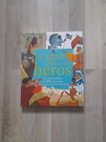 Le grand livre des héros