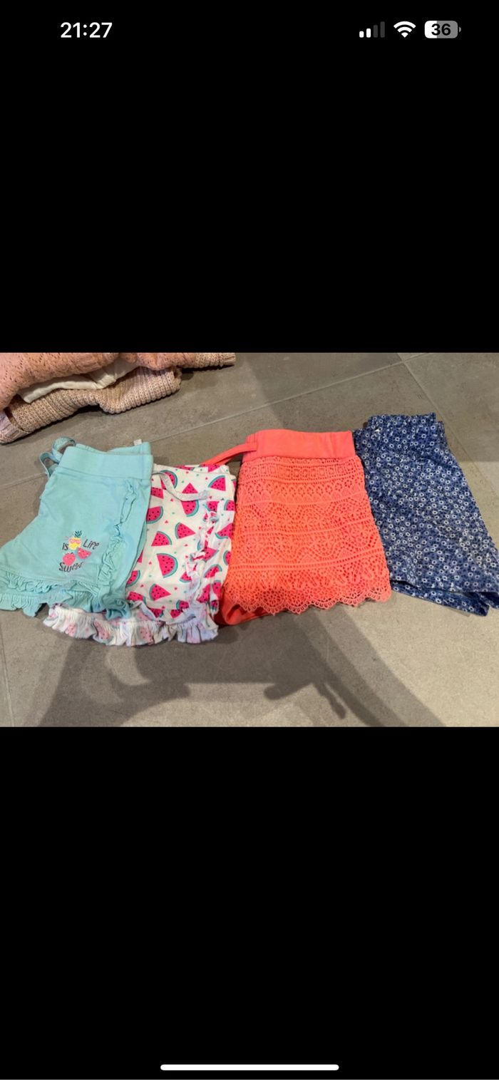 Lot de vêtements ( 4/5 ans) - photo numéro 3