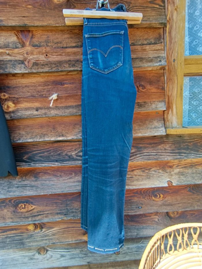 Jean coupe droite véritable Levi's femme taille 26 - photo numéro 2