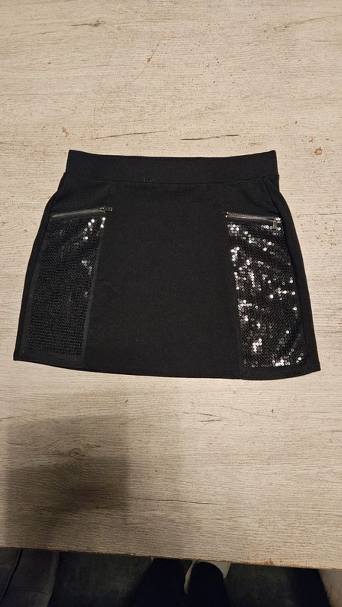 Jupe courte,épaisse, noire, avec sequins, C&A, 170/15ans, nickel