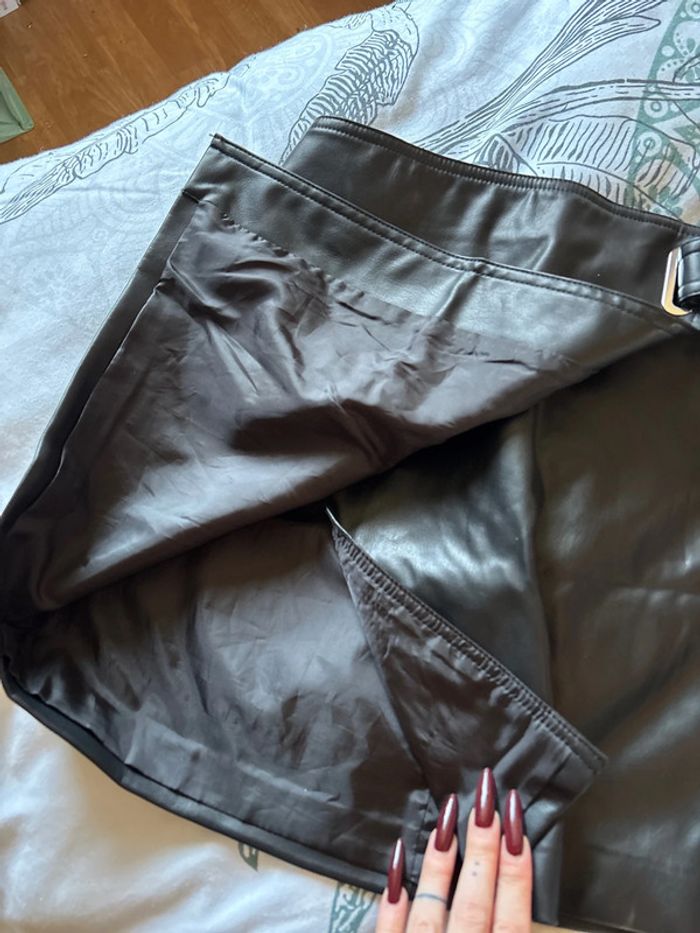 Jupe porte-feuille similicuir H&M - photo numéro 3