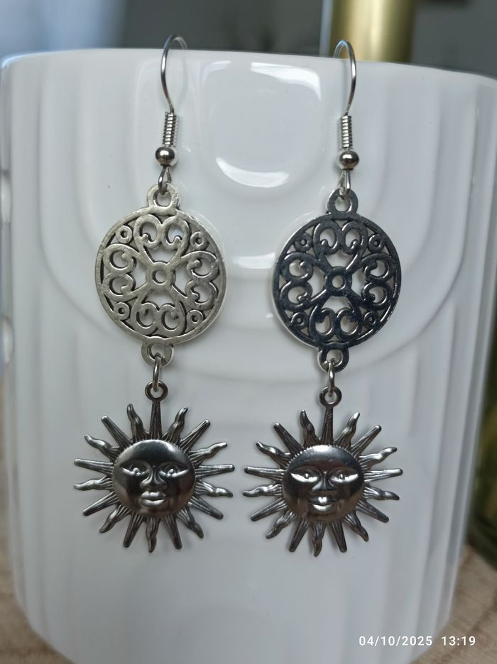 🌺Boucles d'oreilles argentées - photo numéro 2