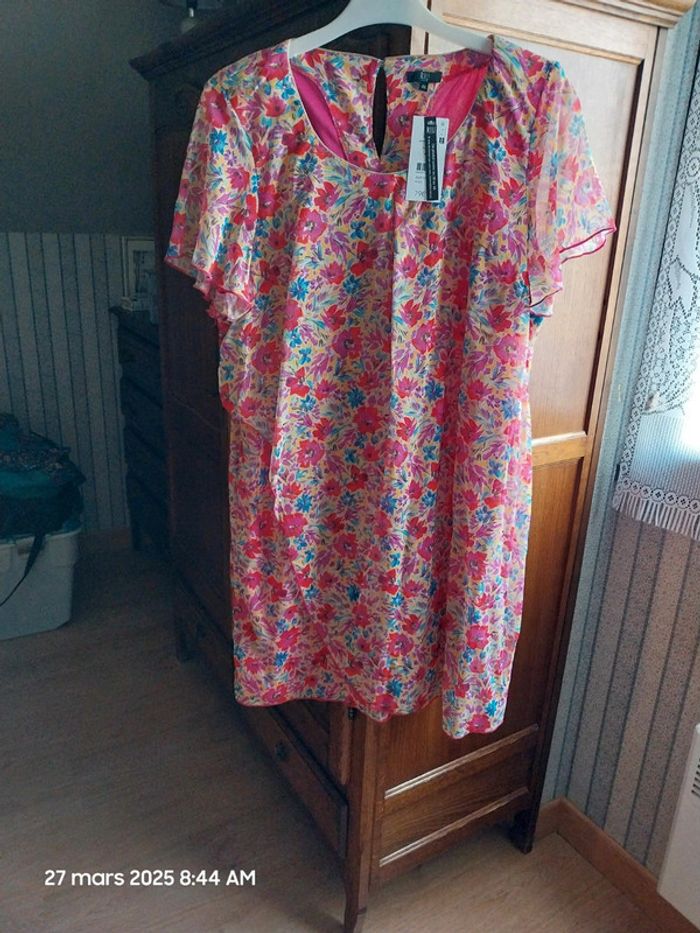 Robe courte imprimé à fleurs Rose - Riu Paris - taille 46 - photo numéro 6