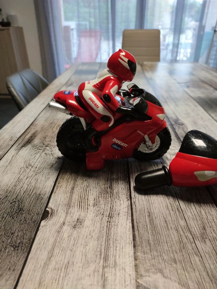 Moto téléguidée - photo numéro 2