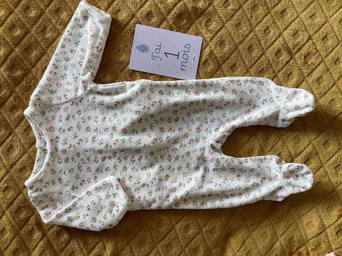 Pyjama et body fleuris - photo numéro 2