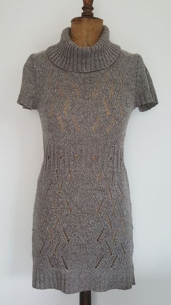 Robe en laine ajourée 38