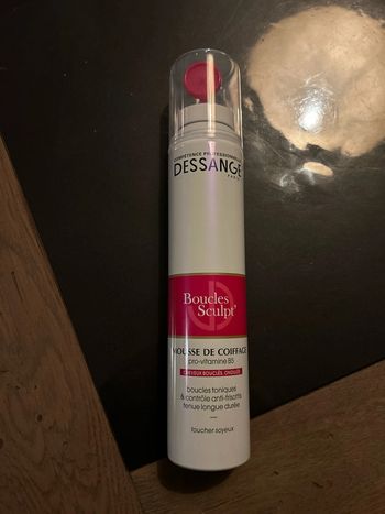 Mousse de coiffage Dessange pour boucle