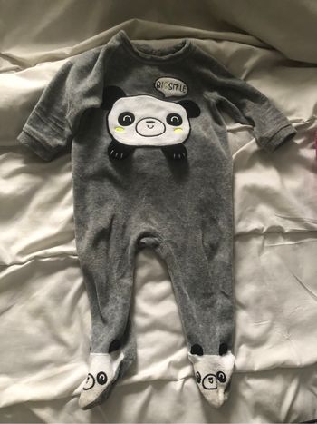 Jolie pyjama taille 9 mois confortable