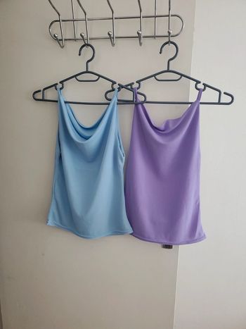 Débardeurs en lot bleu clair et violet lilas TU